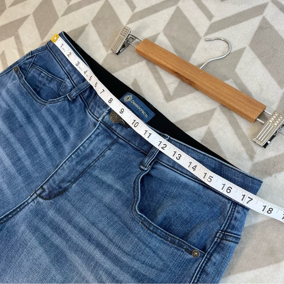 Democracy Ab"solution Blue Denim Girlfriend Jean size 14 - Picture 8 of 10
